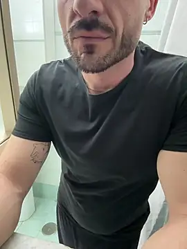 giovan2020 online show from April 27, 10:15 pm