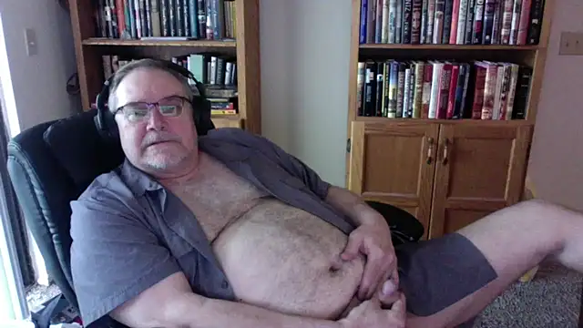 Vinyl22xh online show from April 24, 9:17 pm