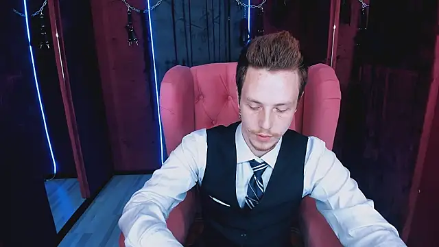 LeoMooree online show from November 1, 9:08 pm