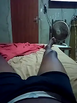 pauuuzudooo9 online show from November 1, 12:36 am