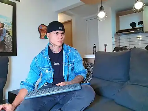 Snapshot of Marko_Toro__ chatting on September 29, 3:49 am Marko Toro online show from September 29, 3:49 am
