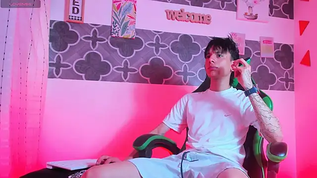 Skinny batman online show from January 14, 9:40 pm