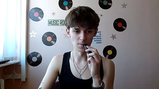 Snapshot of Hoot_Dude_ chatting on October 12, 11:15 am Hoot Dude online show from October 12, 11:15 am