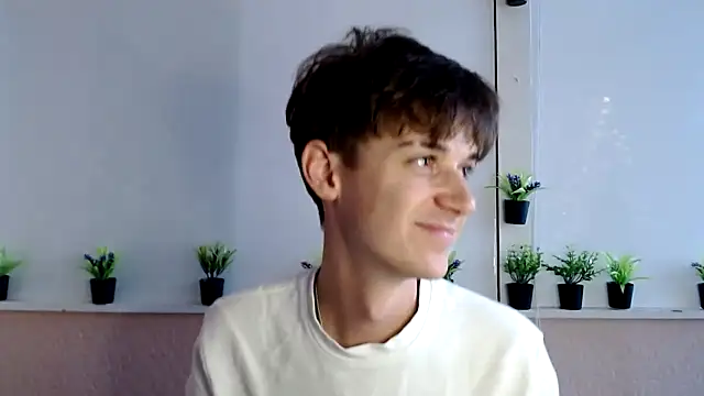 Snapshot of Hoot_Dude_ chatting on October 14, 12:45 pm Hoot Dude online show from October 14, 12:45 pm