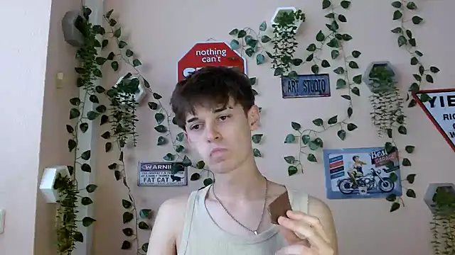 Snapshot of Hoot_Dude_ chatting on October 5, 1:15 pm Hoot Dude online show from October 5, 1:15 pm