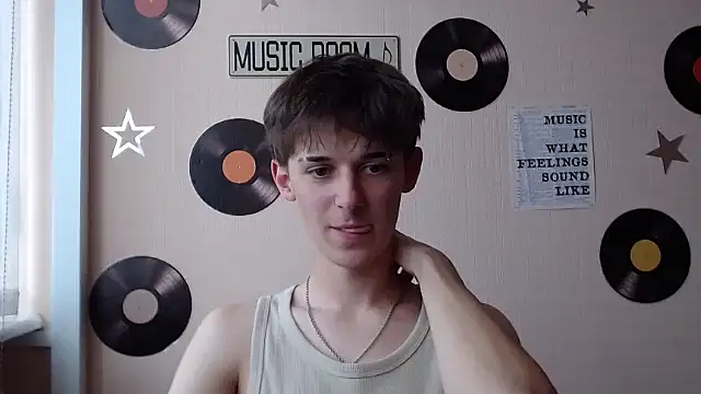 Snapshot of Hoot_Dude_ chatting on October 6, 1:16 pm Hoot Dude online show from October 6, 1:16 pm