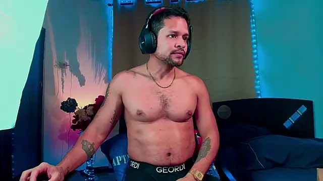 LucasGaeel online show from October 21, 10:40 am