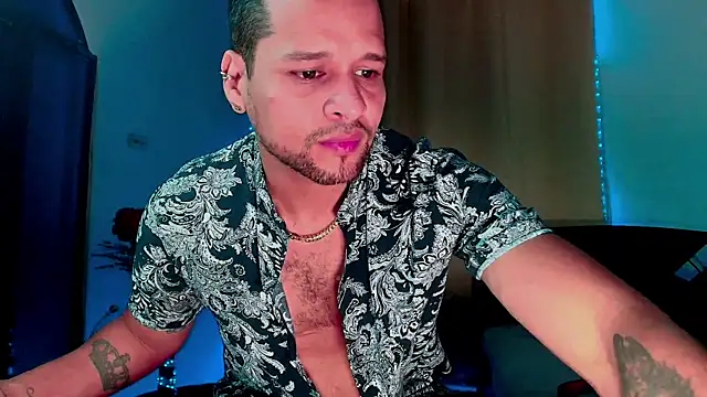 LucasGaeel online show from November 6, 10:57 pm