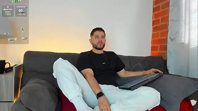 Snapshot of TomSloam chatting on October 14, 1:18 pm TomSloam online show from October 14, 1:18 pm