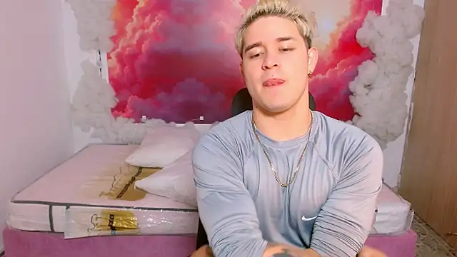 AlexPiersss online show from November 22, 7:35 pm