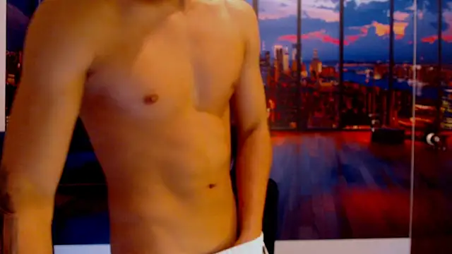 Snapshot of RomeoMillerr chatting on October 5, 8:46 pm RomeoMillerr online show from October 5, 8:46 pm