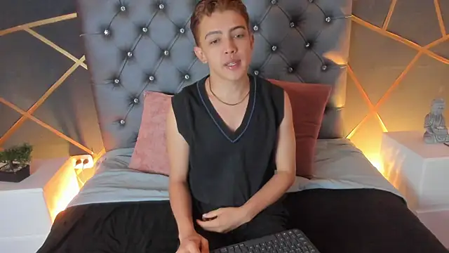 Snapshot of Lian_Miller1_ chatting on October 6, 11:59 am Lian Miller1 online show from October 6, 11:59 am