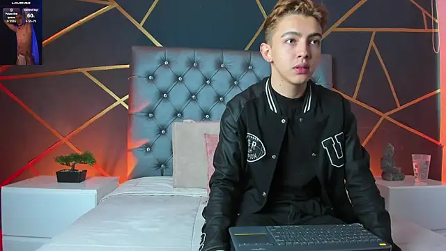 Lian Miller1  online show from October 28, 12:51 pm