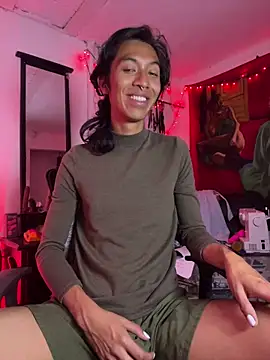 MadamLeRouge online show from April 11, 2:53 pm