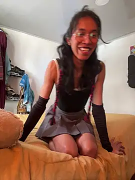 MadamLeRouge online show from July 31, 3:11 pm