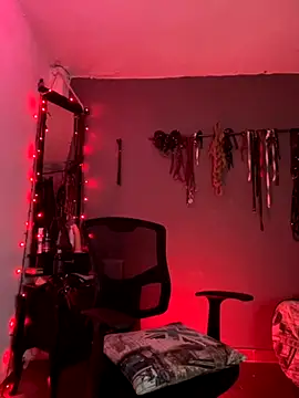 MadamLeRouge online show from October 12, 10:15 pm