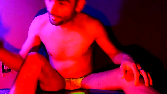 highinhtxx online show from October 24, 5:20 am