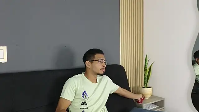 Snapshot of Jaybrown__1 chatting on October 14, 11:17 am Jaybrown 1 online show from October 14, 11:17 am