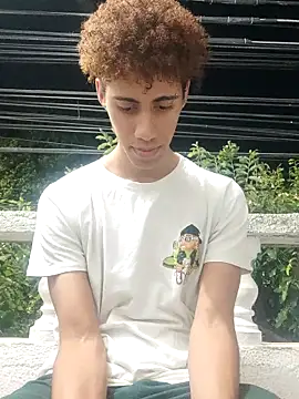 Snapshot of The_boy_good chatting on October 14, 1:23 am The boy good online show from October 14, 1:23 am