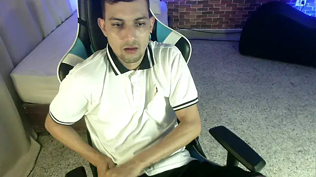 Snapshot of Bulls_23_ chatting on October 1, 12:09 pm Bulls 23 online show from October 1, 12:09 pm