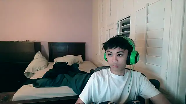 youngasianboy2007 online show from February 7, 8:21 am