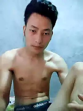Snapshot of Uh-em95 chatting on October 9, 2:05 am Uh-em95 online show from October 9, 2:05 am