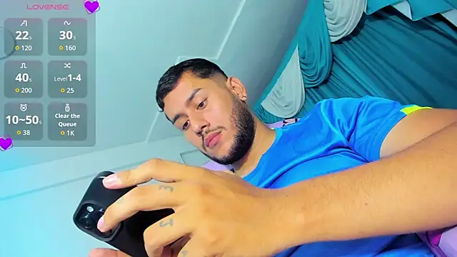 Hot Latino boy  online show from October 18, 5:01 am