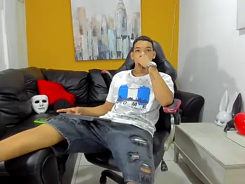 Snapshot of biig_jhons chatting on October 15, 2:41 am biig jhons online show from October 15, 2:41 am