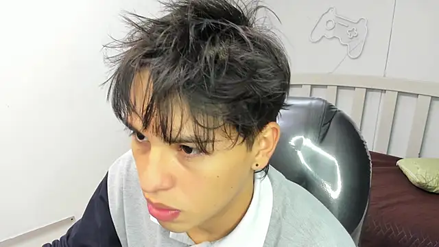 Snapshot of StiwenTwink chatting on October 1, 2:54 pm StiwenTwink online show from October 1, 2:54 pm