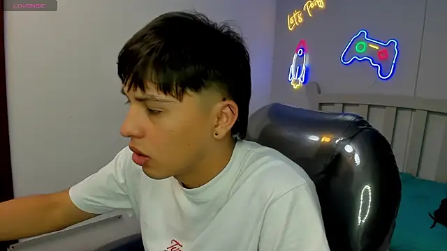 StiwenTwink online show from November 7, 4:21 pm