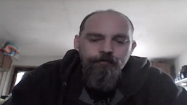 crazyheratic8 online show from April 4, 8:50 pm