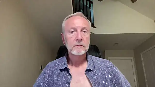 Snapshot of ApolloThrust chatting on October 3, 10:26 pm ApolloThrust online show from October 3, 10:26 pm