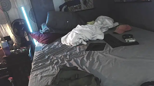 Tommy Love23 online show from March 28, 1:17 am