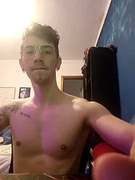 Snapshot of SweetGoodBoy22 chatting on October 4, 6:24 pm SweetGoodBoy22 online show from October 4, 6:24 pm