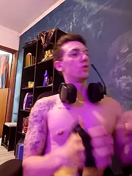 Snapshot of SweetGoodBoy22 chatting on October 6, 8:02 pm SweetGoodBoy22 online show from October 6, 8:02 pm