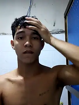 Snapshot of Mrdante23 chatting on October 3, 3:22 am Mrdante23 online show from October 3, 3:22 am