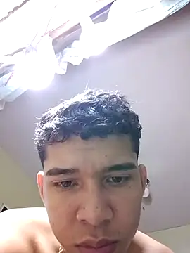 Snapshot of Mrdante23 chatting on October 17, 4:27 am Mrdante23 online show from October 17, 4:27 am