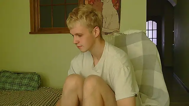 Snapshot of _Timmy_Boy_ chatting on October 15, 7:27 am Timmy Boy online show from October 15, 7:27 am