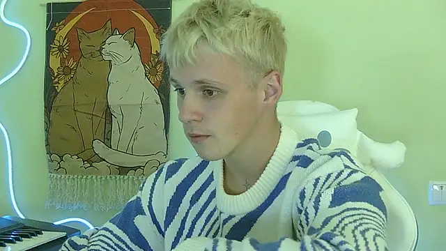 Snapshot of _Timmy_Boy_ chatting on October 3, 8:14 pm Timmy Boy online show from October 3, 8:14 pm