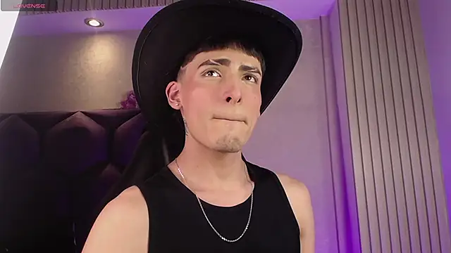 MateoMitchell online show from April 22, 4:41 am