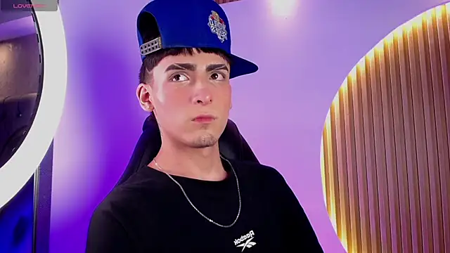 MateoMitchell online show from April 26, 4:32 am