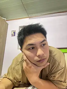 Snapshot of Zynzel chatting on October 12, 12:10 pm Zynzel online show from October 12, 12:10 pm