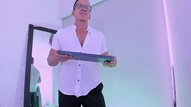  axelking  online show from March 5, 12:12 pm