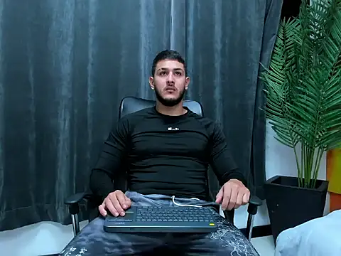 jasonshaw25 online show from March 9, 6:24 pm