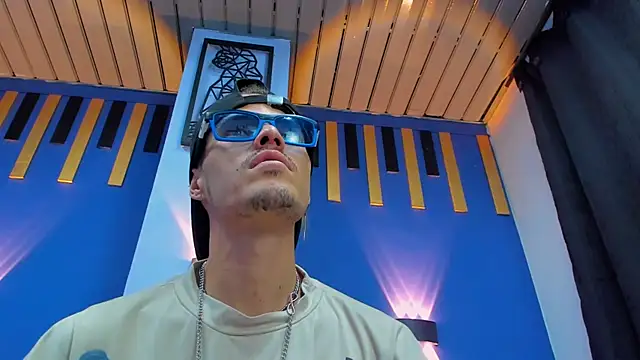 imsammytop online show from October 31, 11:57 am