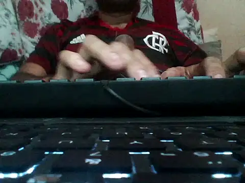 Snapshot of brunnosilva30 chatting on October 30, 1:08 am brunnosilva30 online show from October 30, 1:08 am