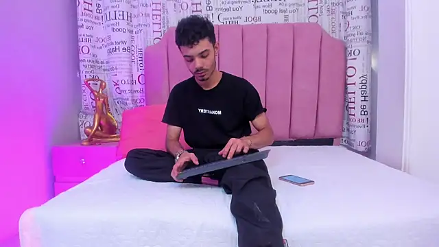 Timothe Evans online show from October 20, 9:19 pm