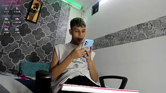 sexyboys cutex18 online show from January 17, 10:44 pm