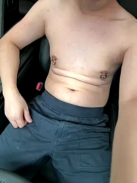 yichengm online show from November 2, 8:40 am