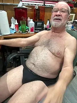 Jcaspen online show from April 18, 2:40 pm